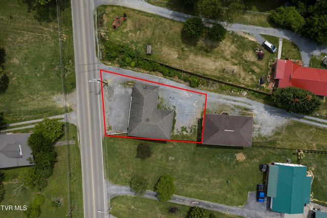 102 Osborne Private Drive, Johnson City, TN 37601