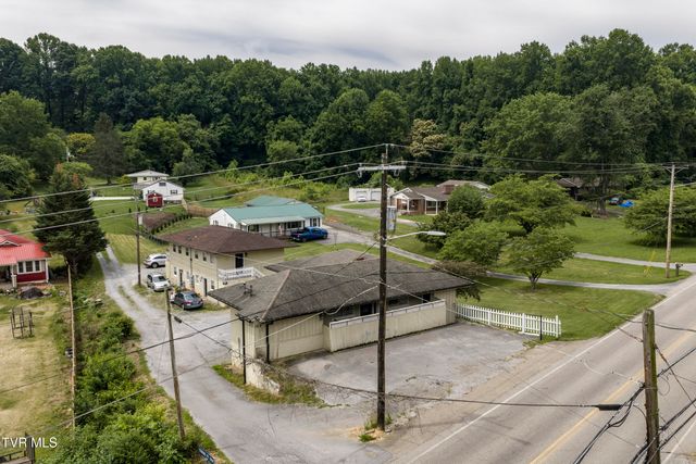 102 Osborne Private Drive, Johnson City, TN 37601