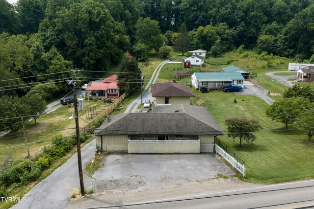 102 Osborne Private Drive, Johnson City, TN 37601