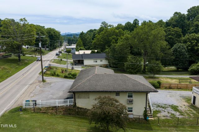 102 Osborne Private Drive, Johnson City, TN 37601