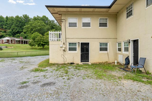 102 Osborne Private Drive, Johnson City, TN 37601