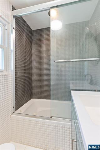 693 Chestnut Avenue, Teaneck, NJ 07666