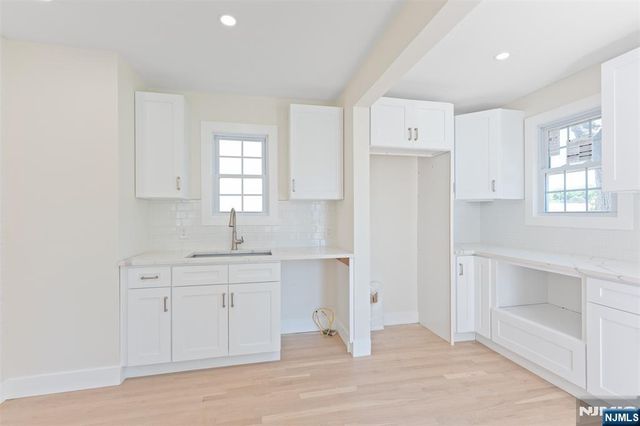 693 Chestnut Avenue, Teaneck, NJ 07666