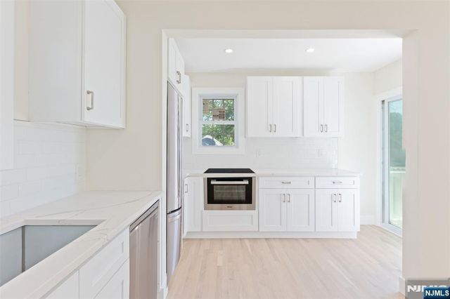 693 Chestnut Avenue, Teaneck, NJ 07666