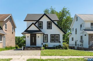 693 Chestnut Avenue, Teaneck, NJ 07666