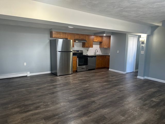35 Nelson Ave 1, Lowell, MA 01852