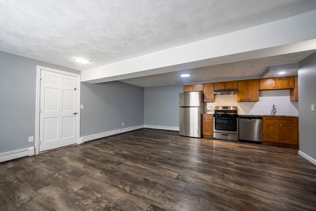 35 Nelson Ave 1, Lowell, MA 01852