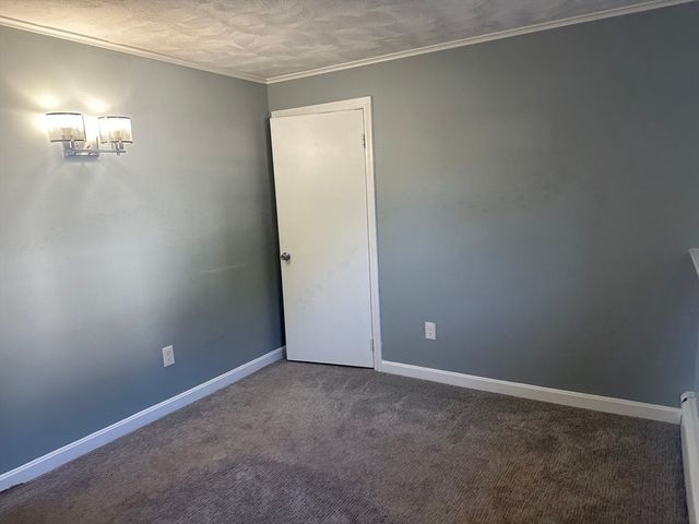 35 Nelson Ave 1, Lowell, MA 01852