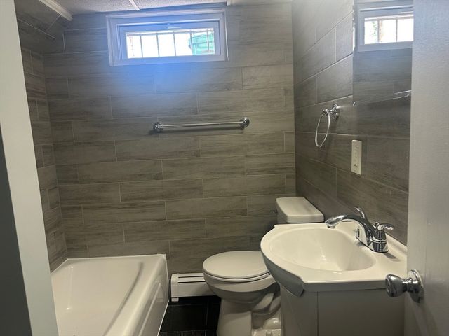 35 Nelson Ave 1, Lowell, MA 01852
