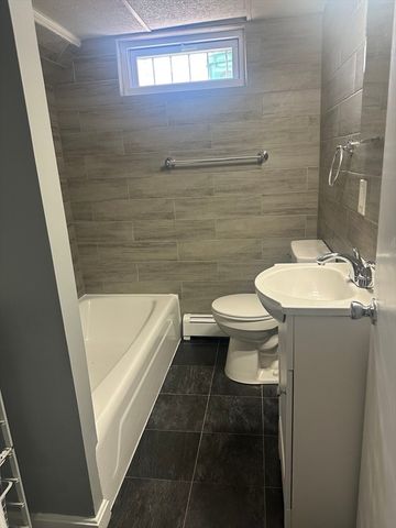 35 Nelson Ave 1, Lowell, MA 01852