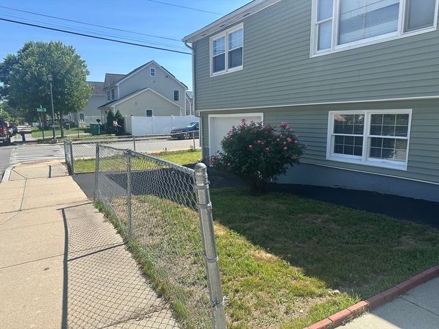 35 Nelson Ave 1, Lowell, MA 01852