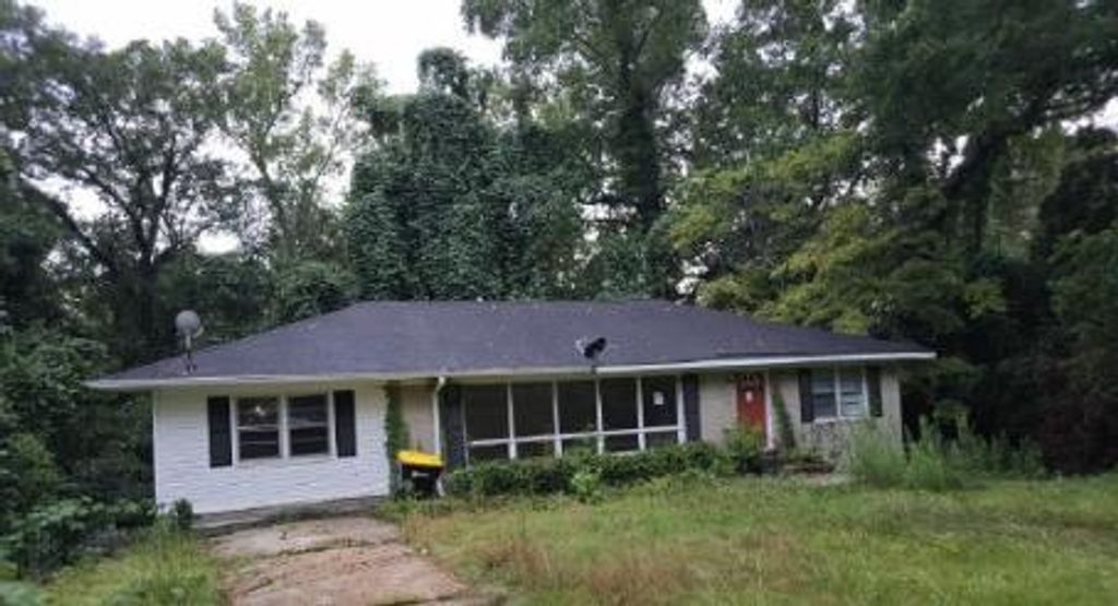 452 Sunset Circle, Forsyth, GA 31029