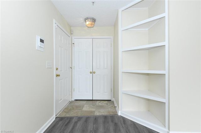 521 Scholastic Court, Winston-salem, NC 27106