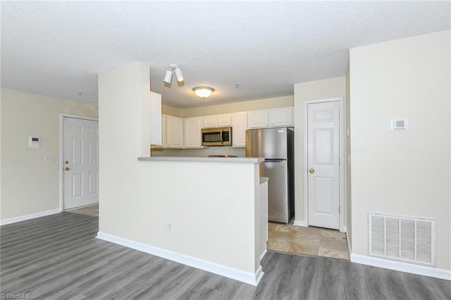 521 Scholastic Court, Winston-salem, NC 27106