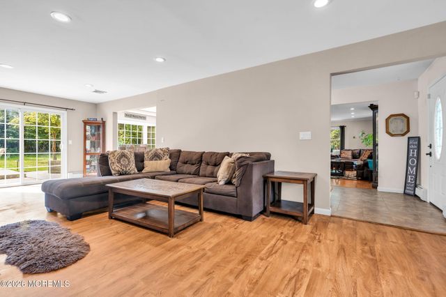 23 Pearl Street, Middletown, NJ 07748