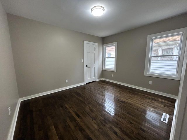 4462 N 27th STREET, Milwaukee, WI 53209