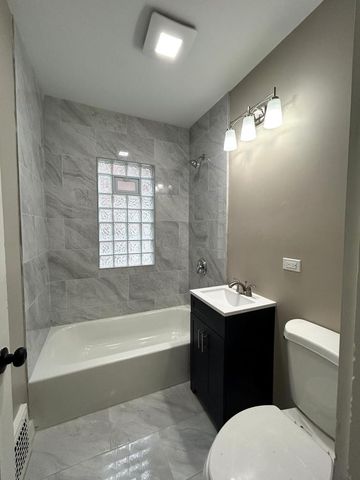 4462 N 27th STREET, Milwaukee, WI 53209