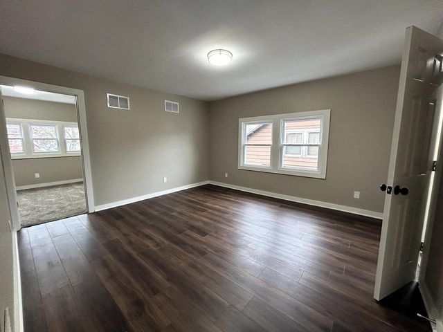 4462 N 27th STREET, Milwaukee, WI 53209