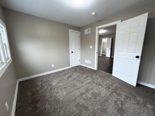 4462 N 27th STREET, Milwaukee, WI 53209