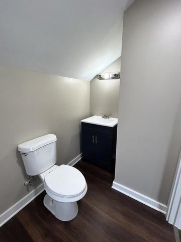 4462 N 27th STREET, Milwaukee, WI 53209