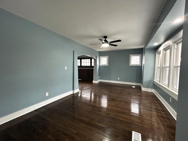 4462 N 27th STREET, Milwaukee, WI 53209