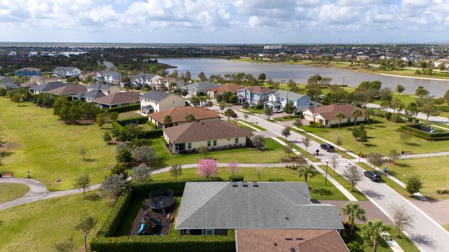 19387 Broad Shore Walk, Loxahatchee, FL 33470