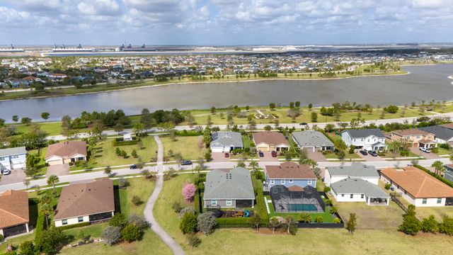 19387 Broad Shore Walk, Loxahatchee, FL 33470