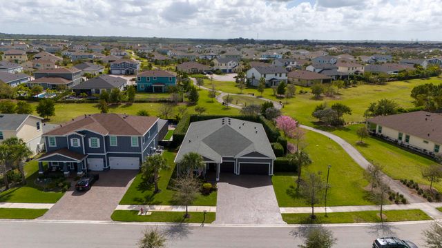 19387 Broad Shore Walk, Loxahatchee, FL 33470
