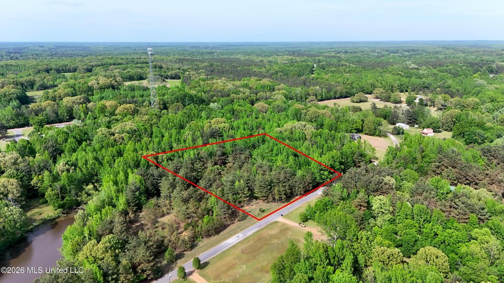300 Beechwood Drive, Como, MS 38619 — exterior