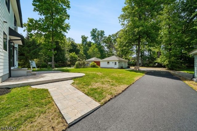 122 Stanmore Pl, Westfield Town, NJ 07090