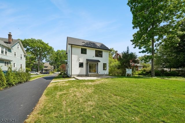 122 Stanmore Pl, Westfield Town, NJ 07090