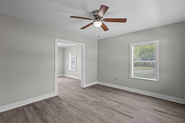 331 9th Street N, Texas City, TX 77590