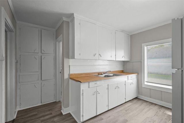 331 9th Street N, Texas City, TX 77590