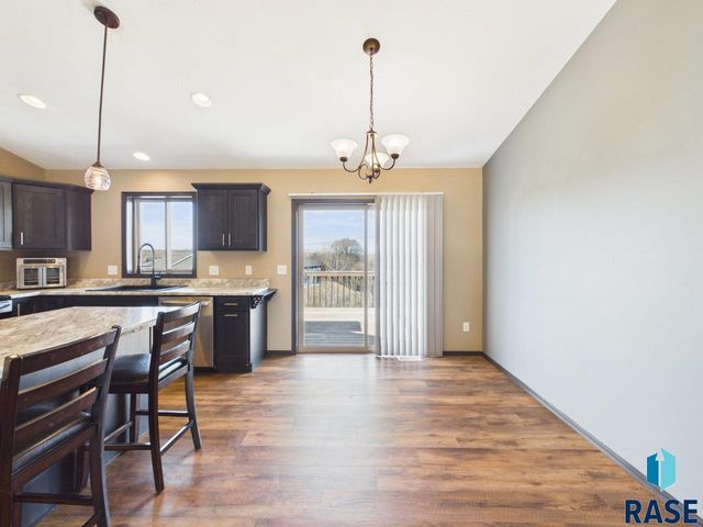 1724 E Tracy Ln Lane, Sioux Falls, SD 57103