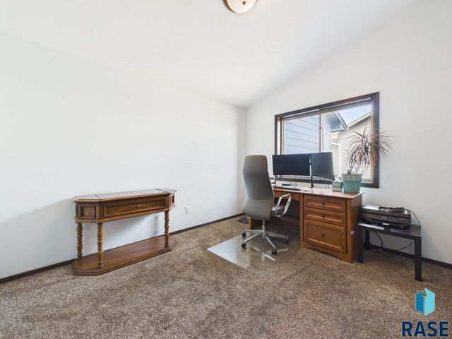 1724 E Tracy Ln Lane, Sioux Falls, SD 57103