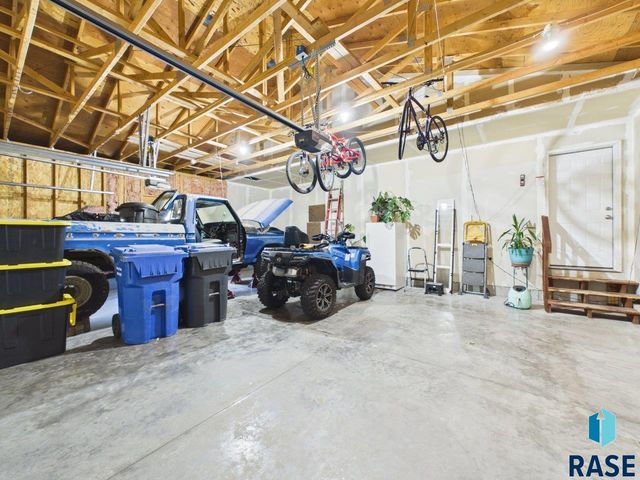 1724 E Tracy Ln Lane, Sioux Falls, SD 57103