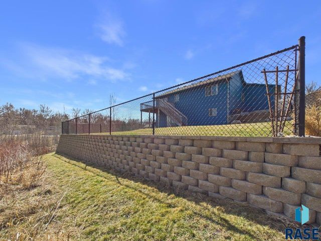 1724 E Tracy Ln Lane, Sioux Falls, SD 57103