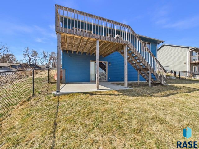 1724 E Tracy Ln Lane, Sioux Falls, SD 57103