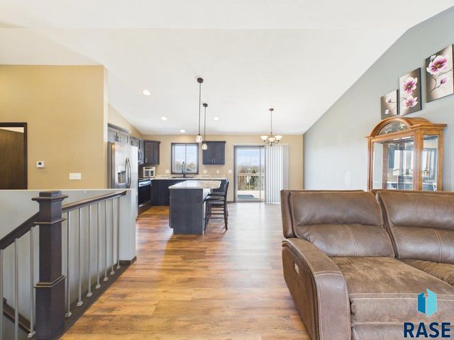 1724 E Tracy Ln Lane, Sioux Falls, SD 57103