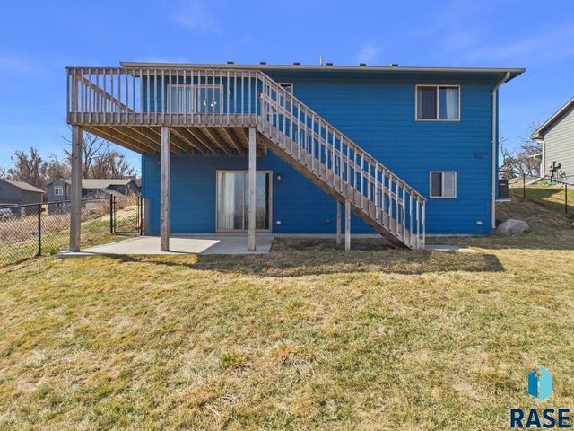 1724 E Tracy Ln Lane, Sioux Falls, SD 57103