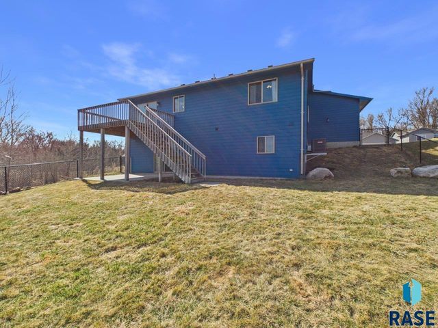 1724 E Tracy Ln Lane, Sioux Falls, SD 57103