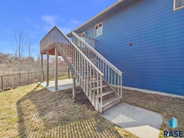 1724 E Tracy Ln Lane, Sioux Falls, SD 57103