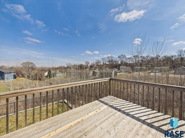 1724 E Tracy Ln Lane, Sioux Falls, SD 57103