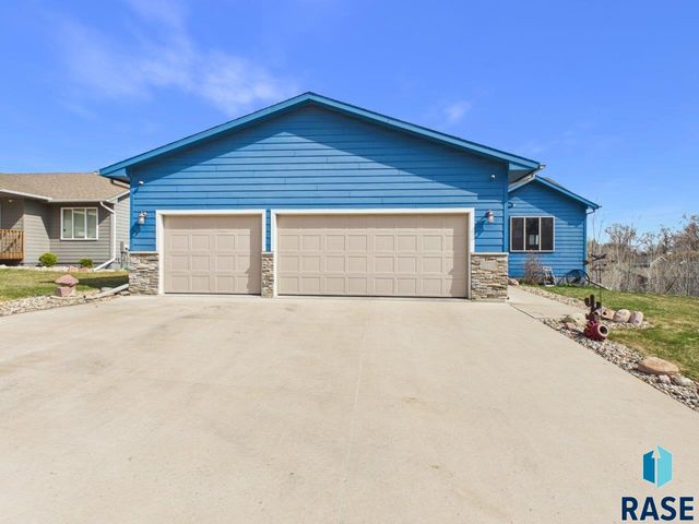1724 E Tracy Ln Lane, Sioux Falls, SD 57103