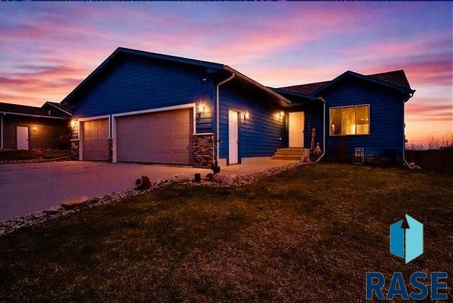 1724 E Tracy Ln Lane, Sioux Falls, SD 57103