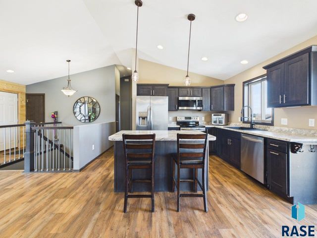 1724 E Tracy Ln Lane, Sioux Falls, SD 57103