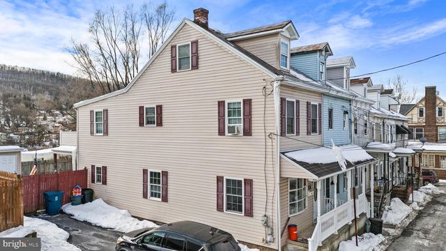 817 GRANT ST, Pottsville, PA 17901