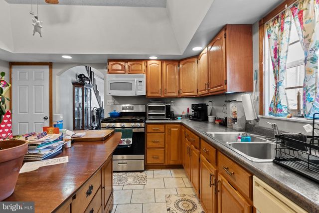 817 GRANT ST, Pottsville, PA 17901
