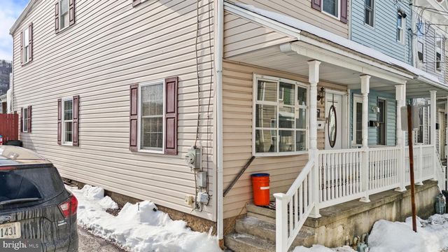817 GRANT ST, Pottsville, PA 17901