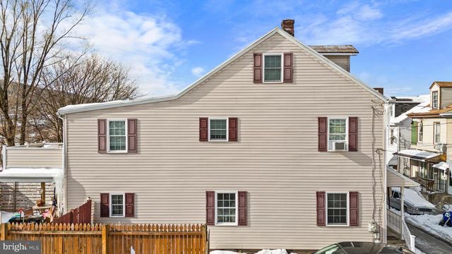 817 GRANT ST, Pottsville, PA 17901